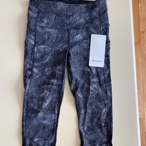 NWT Lululemon 22” Pace Rival Crop